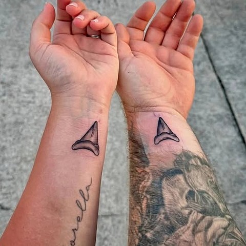 Matching sharks tooth