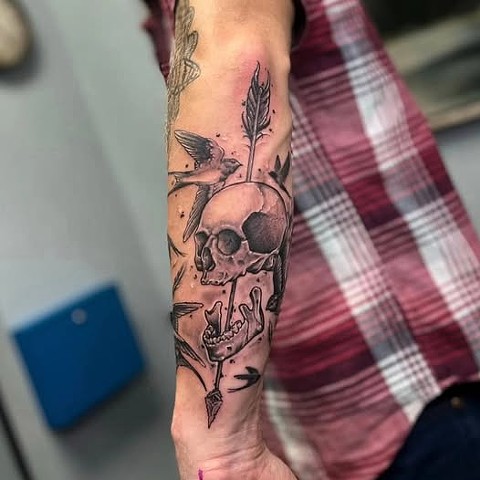 Neorealism skull/sparrow