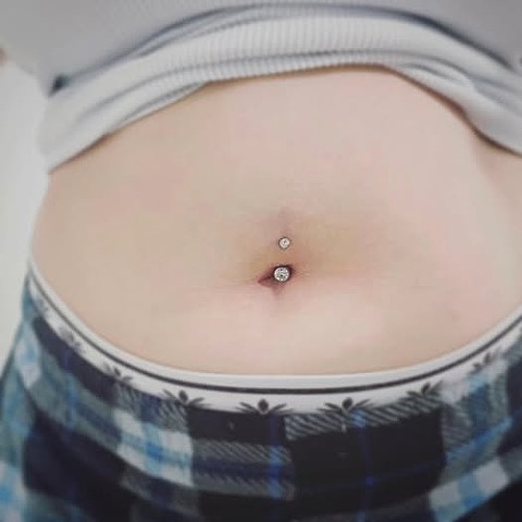 Bellybutton piercing