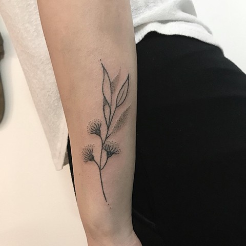 Botanical tattoo by Amy Jones aka. Amy 'Unalome'. Handpoke tattoo Melbourne Australia. La Flor Sagrada Tattoo, Melbourne. Coburg tattoo artist