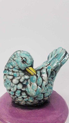 detail pigeon vessel