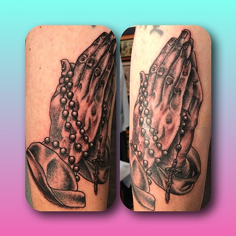 praying hands and rosary tattoo