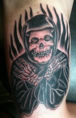 Esben tattoos_crimson skull_black and grey tattoo_underarm Tattoo 