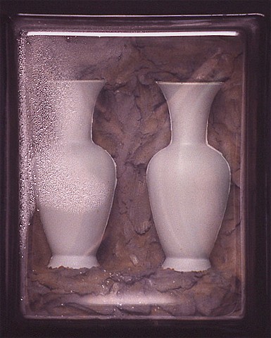 Incipient Vases (1995)