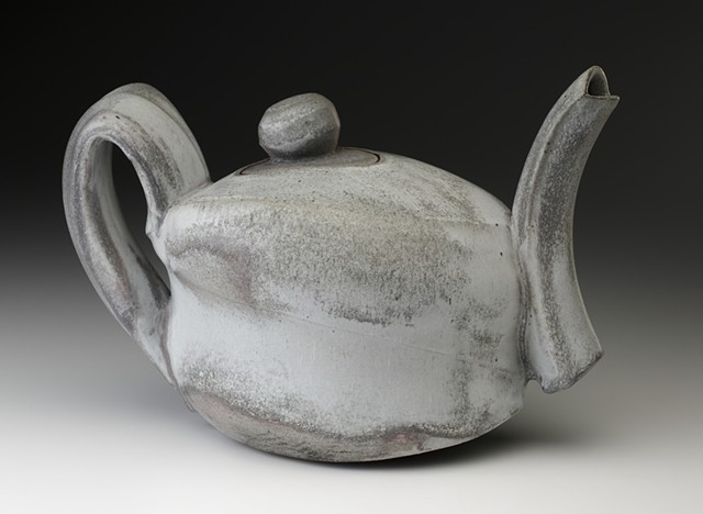 Sculptural teapot (blush)