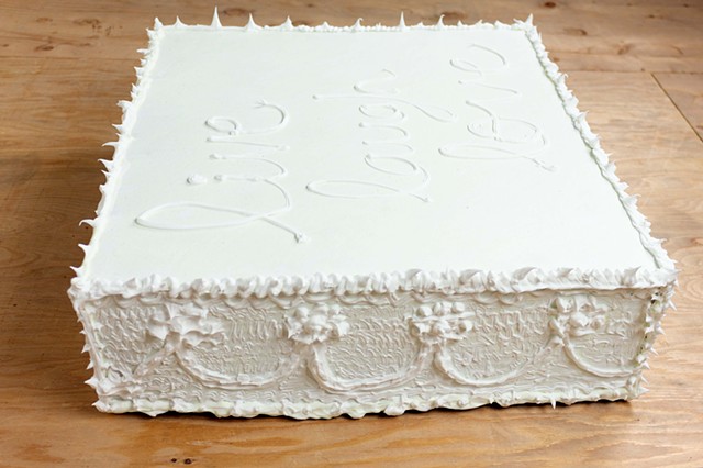 "live, laugh, love" cake detail