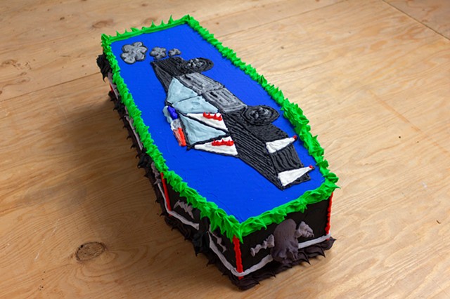 killer kop kar coffin cake detail