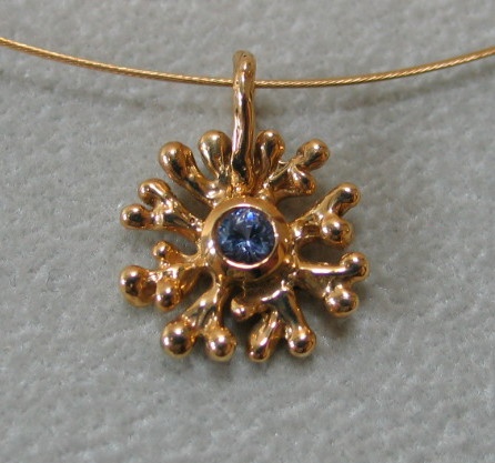 14K FREEFORM PENDANT W/ CEYLON SAPPHIRE