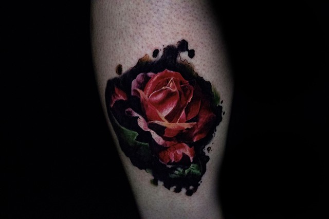 Took this photo reference myself of this red rose. always a pleasure to see my photography become a tattoo 