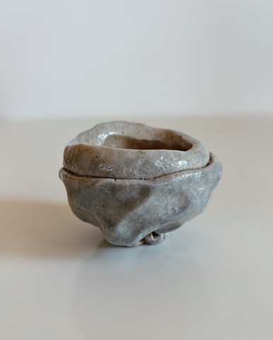Wood fired salt cellar / grey torn rim 