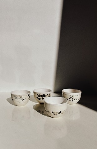 Set of 4 porcelain polka dot sippers 