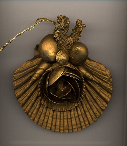 Rich Gold Shell Ornament
