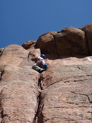 the fairly stout offwidth section before the crux / Gobblers Grunt 1st pitch variation