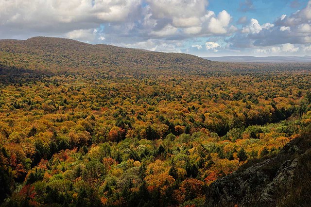 Porcupine Mountain Wilderness State Park lake of The Clouds