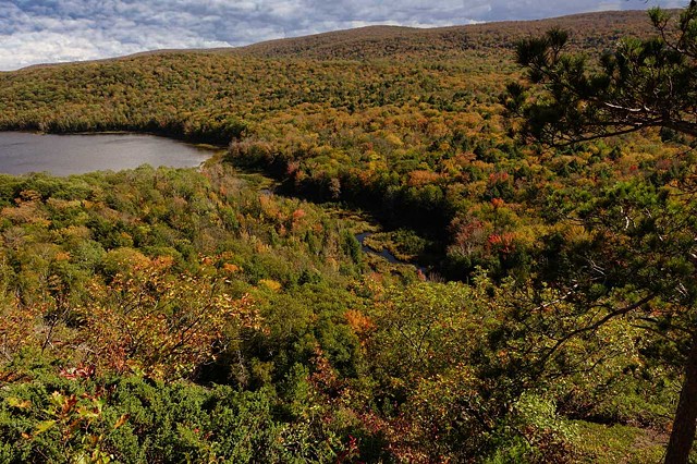 Porcupine Mountain Wilderness State Park lake of The Clouds