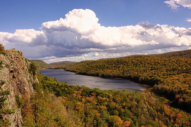 Porcupine Mountain Wilderness State Park lake of The Clouds