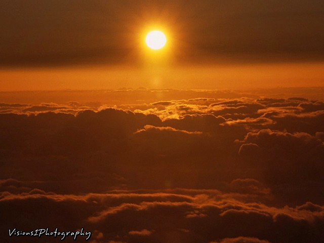 Haleakala Clouds & Sun at Sunset Maui Hi.