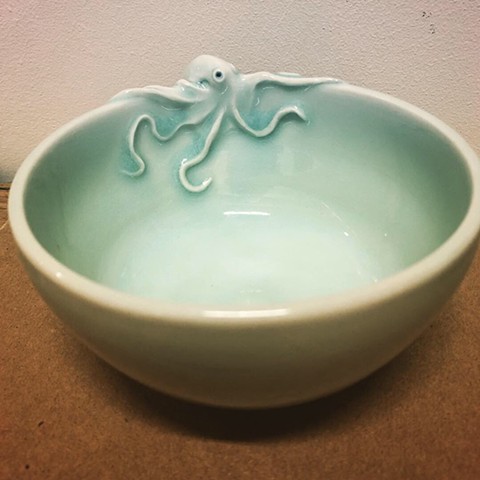 Ceramic bowl with octopus