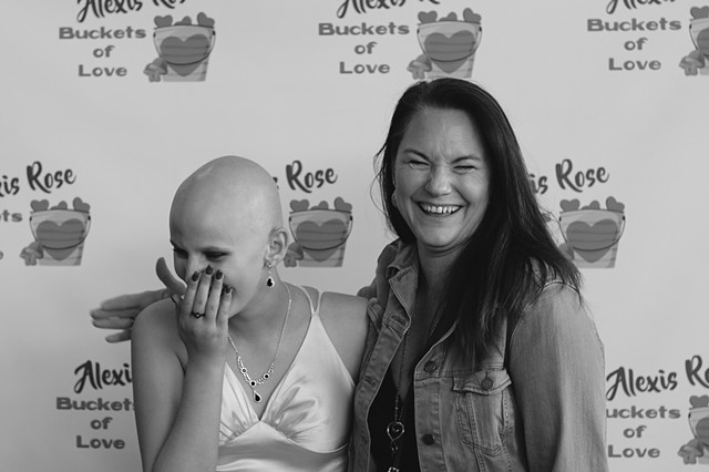 Alexis Rose: Buckets of Love