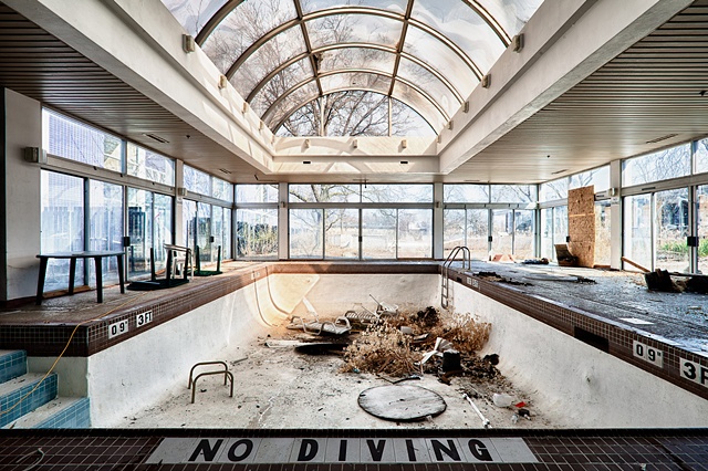 urban decay photography urbex beautiful deconstruction purple hotel lincolnwood pool diving lounge emerging artist 