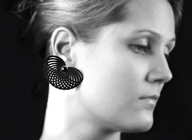 Oval Array Jackets w/ Faceted Onyx studs