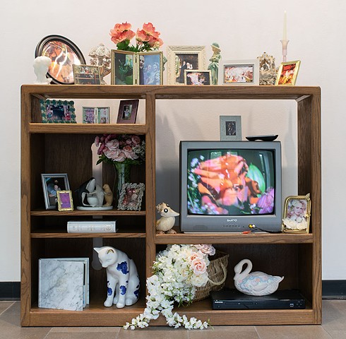 Interactive installation of "Grandma's entertainment center" 