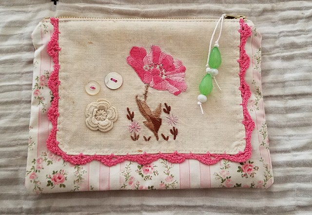 Small zipper pouch