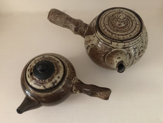 side handle teapots