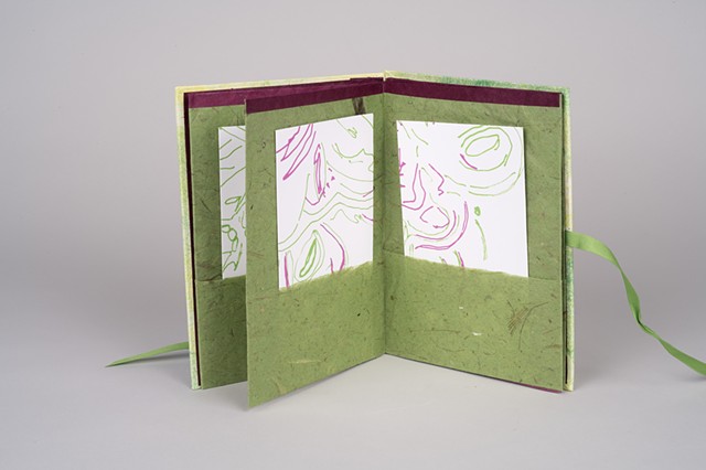 Arabesque (Accordion Book with Pockets)