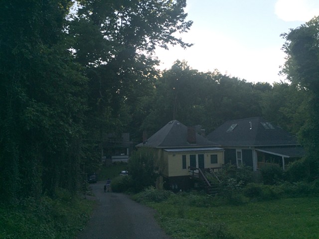 alleyway, behind keats, july 2017