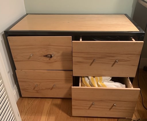 Chest of drawers 