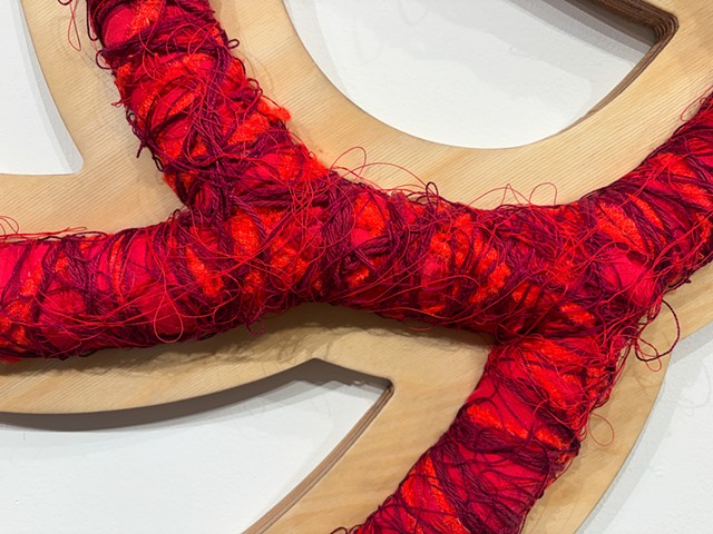 Body Knot, Red