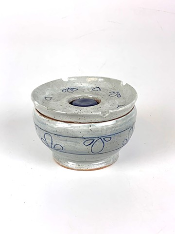 Lidded Ash trey