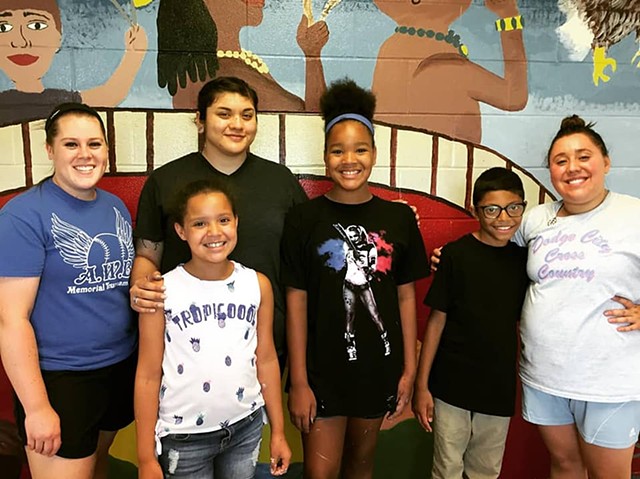 Student Artists for Project Esperanza: A Mural of Hope