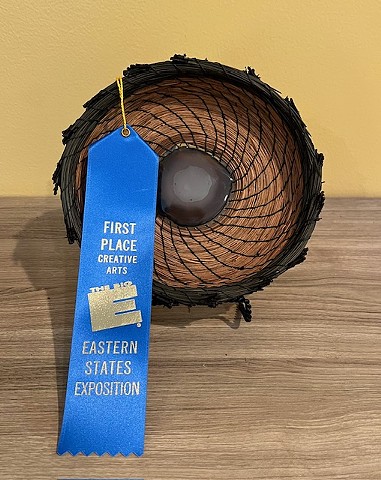 Pine needle basket with agate center