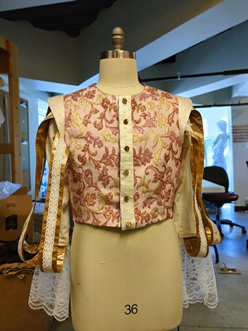 Valere's completed doublet on mannequin