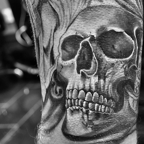 Black and Gret Skull Tattoo
