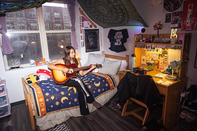 Jenna's Dorm, Chicago, IL