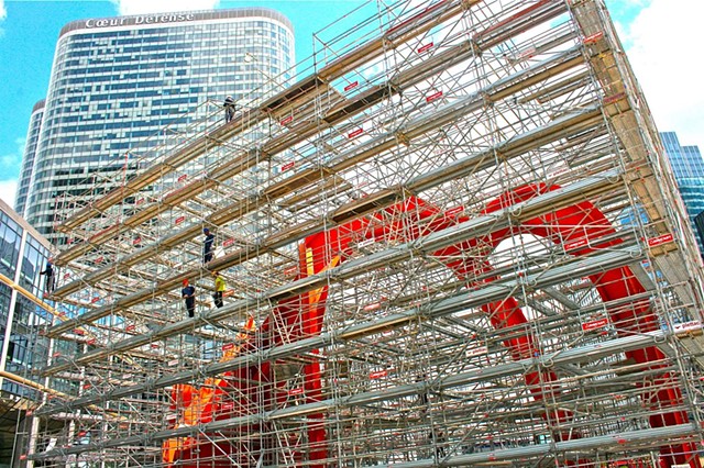 Caged Calder, Araignee Rouge / Paris / Alexander Calder