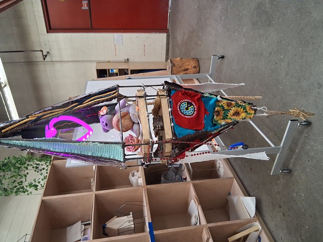 The Containing Lantern 