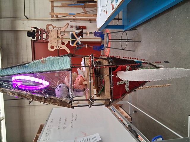 The Containing Lantern (Detail 1)