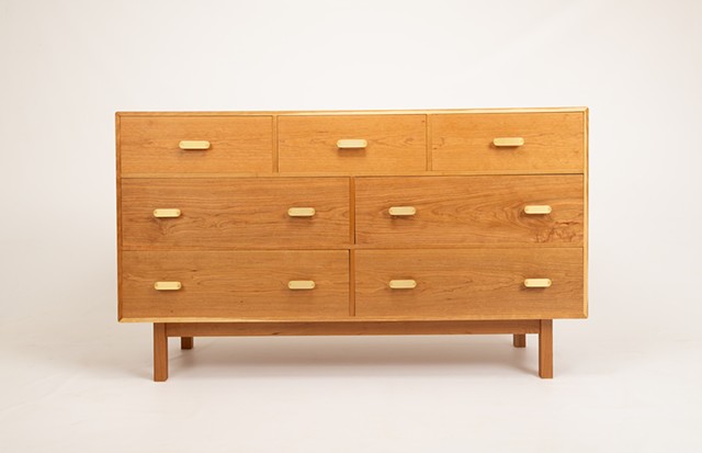 XL dresser