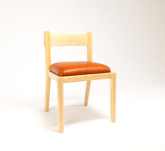 CHAIR 01 / inverted