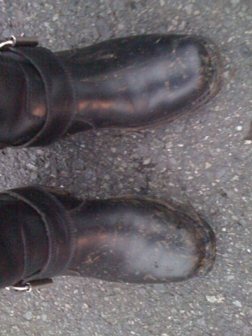 My Boots. 11th Ave NE @ NE 55th St, ~0603h