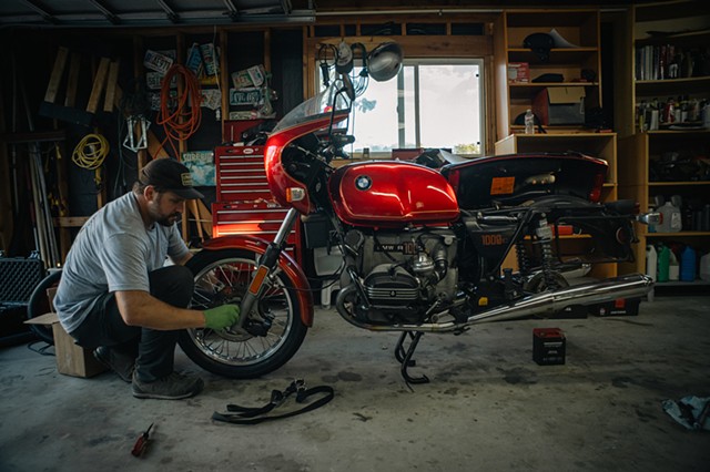 Union Garage: Chris Lesser's 'Wrong Way Home' Airhead film