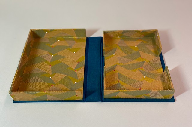 Clamshell Tray Box