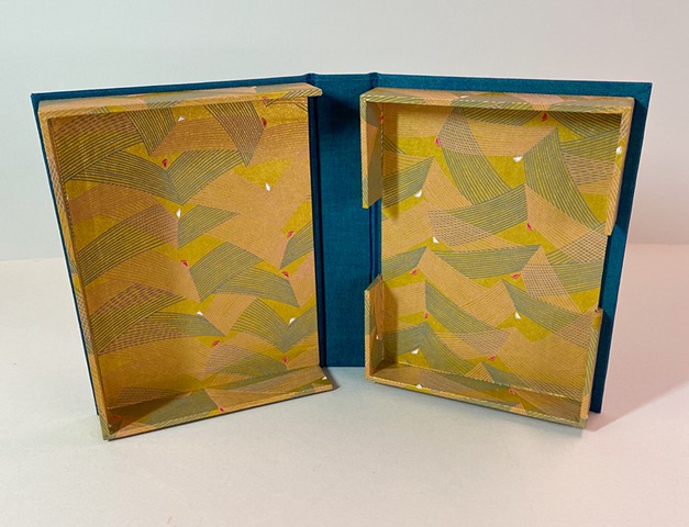 Clamshell Tray Box