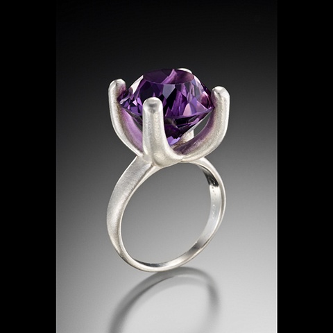 Annie Ring in Silver with Amethyst