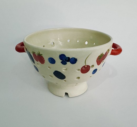 Berry Colander #731, view 1
