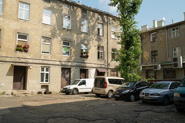 Courtyard to 27 Piotrkowska